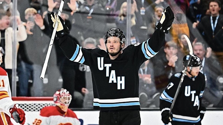 Три очка Сергачева помогли "Юте" разгромить "Айлендерс" в матче НХЛ