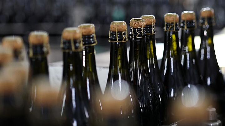 Роскачество отметило рост числа отечественных производителей игристого вина