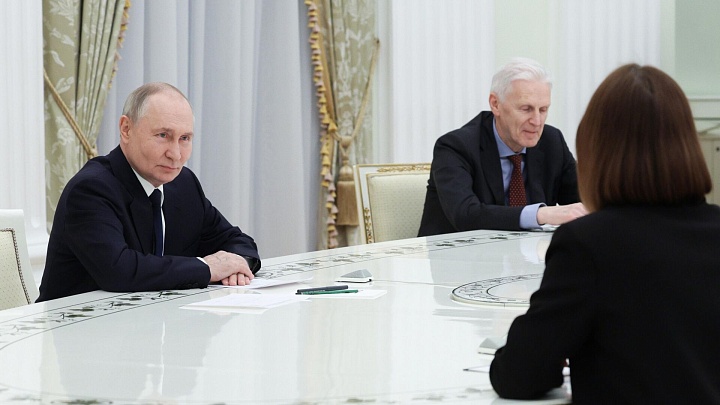 Путин призвал скорректировать прогноз потребности в кадрах